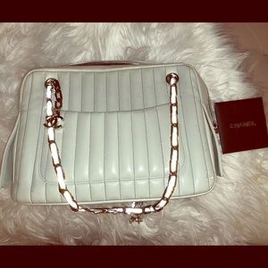 VINTAGE CHANEL BAG !